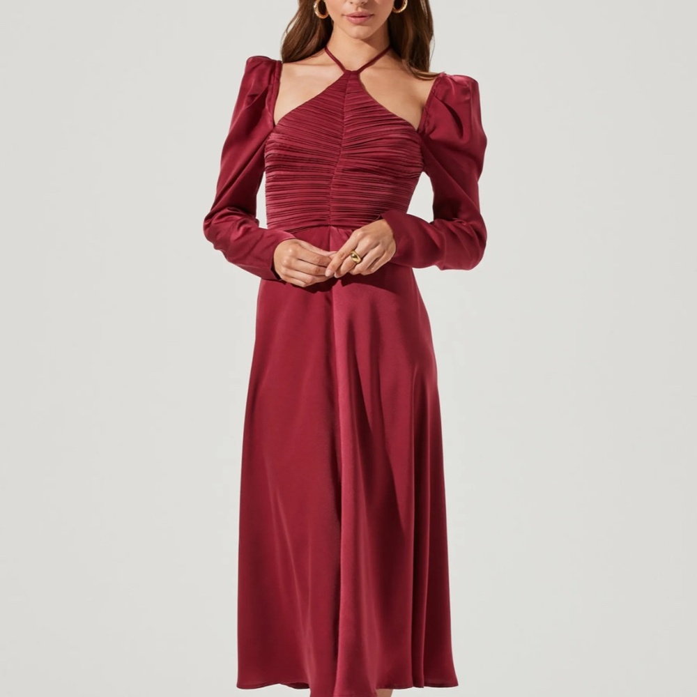 ASTR THE LABEL HALTER TIE SATIN MIDI DRESS